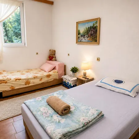 Апартаменты Adem's Cozy Terrace Retreat Скопье